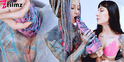 Alt babe gets anal fucked with a big toy