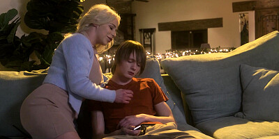 Confidence boost by big tits stepmom