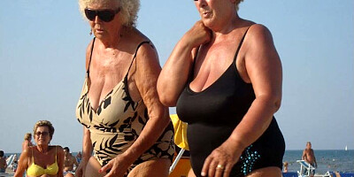 ILOVEGRANNY Old ladies like to show tits