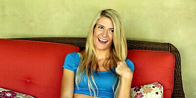 OnlyTeenBJ 20 years old girl thinks she is a good sucker