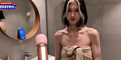 Stepsister bought a broken microphone, but she didn't know it was a pussy vibrator