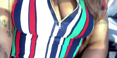 I take a detour with the Uber, he masturbates me and I give him my ass.