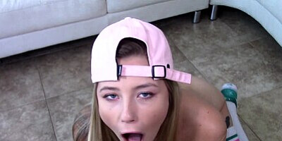Carolina Sweets Sloppy Skater Girl Blowjob