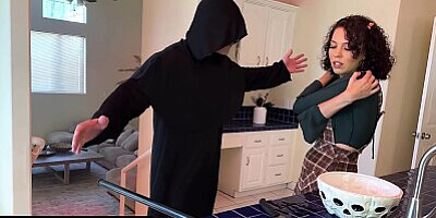 Halloween Special ~ Curly-Haired Babysitter Satine Summers Gets Her Pussy Licked By Creepy Boss