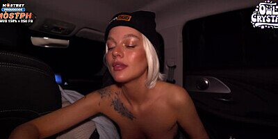 Spontaneous sex in the car on the occasion of a failed starfall