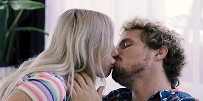 ADULTMOBILE - Robby Is Shocked When His Step Sister Dixie Lynn Makes A Move On Him, But He's Into It