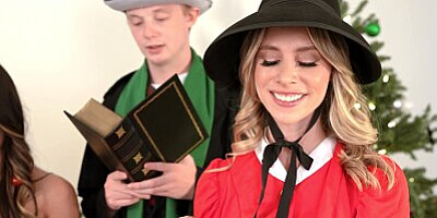 Xxlayna Marie Gets Double the Dick For Christmas - S8:E6