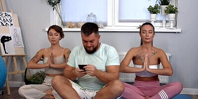 Jennifer Flex & Mary Frost - Yoga instructor in FFM Threesome