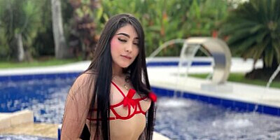 Blowjob and cum face in the pool - EmilyEvans7