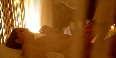 Sexy masseuse gives her beautiful client a happy ending