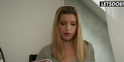 Lottie Magne Seduces Kinky Roommate Freya Mayer Into Passionate Fuck - A GIRL KNOWS