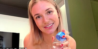 MOFOS - Gorgeous Babe Melissa Makes Her BFXBoy To Massage Her Body In Exchange With Anal Sex