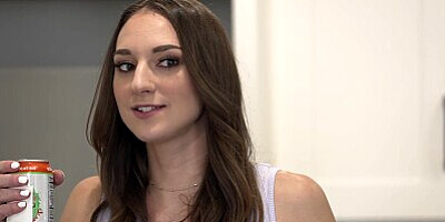 Andi Rose Proves to Chloe Temple She is Just as Good of A friend As She is With her Mouth -S7:E7