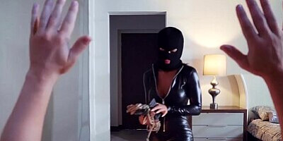 Brazzers - Amia Miley & Jessy Jones - Home invasion goes right