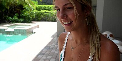 My Teen Stepsister Sucked my Dick in the Pool!!