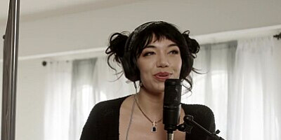 KINKY BIG BREASTED QUEEN Little Puck Shakes Things Up With Mickey Mod