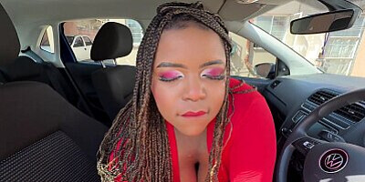 White Guy Makes a Thick Black Girl Squirt in the Car