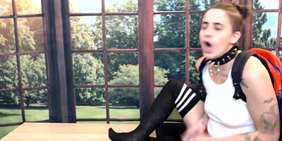 Bratty Girl First Time Lesbian Pussy eating