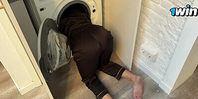 Stepbrother Fuck Step Sis With Big Ass While She Can't Get Out Of The Washing Machine - Cum Inside