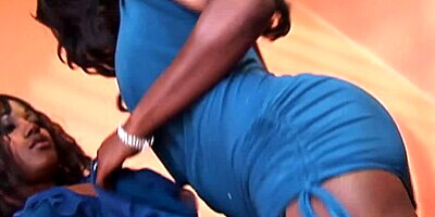 Girl Grind - Miss Bee and Naomi Knoxx are showing off their sexy lingerie