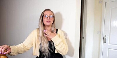 Conservative Beth cannot help but to touch her pussy