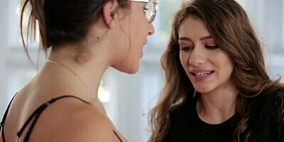 Crazy Awkward Fangirl Rebel Lynn Is Caught Sneaking In Her Favorite Pornstar Abella Danger's House