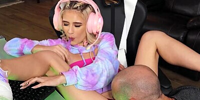 Reality Kings - Jessie Saint Lets Her Roommate Danny Steele Lick Her Pussy While She Plays A Game