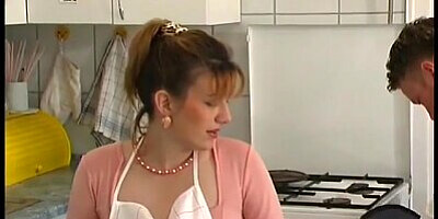 pregnant housewife fucked