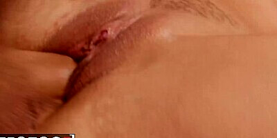 Mofos - Smoking Girl Desiree Dulce Gets Her Pussy Ripped Before The Party Start