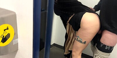 Cheating boss takes surprise facial in pub toilets