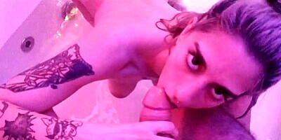 Sucking huge dick in a hot tub