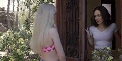 SWEETHEART VIDEO - Beautiful Freya Parker Can't Resist Her Sexual Urges And Fucks Emma Starletto