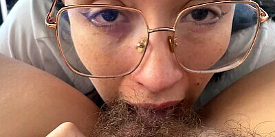 Lesbian sucking a sweet hairy bush