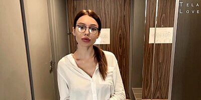 An Urgent Visit to a Psychologist Turned Into a Good Fuck - Telari Love