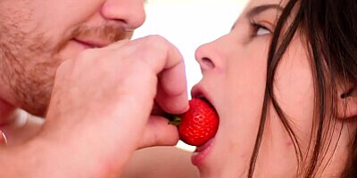 PORNPROS Kylie Rocket Seduces Delivery Man