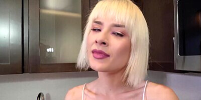 Kinky Family - Jessie Saint - Fucking blonde stepsis again