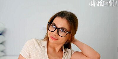 I RENTED AN APARTMENT TOGETHER WITH NAKED GIRL