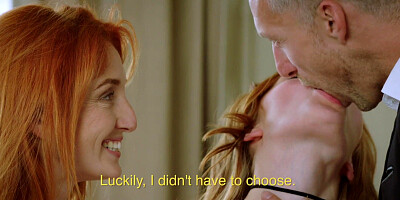 Богатая пара VIXEN делит идеальную рыжую в отпуске