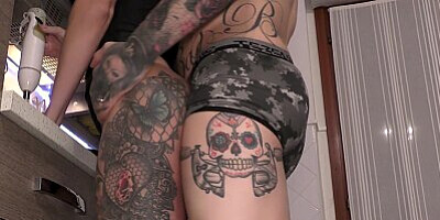 HUGE ANAL CREAMPIE! AMATEUR BRUNETTE in the kitchen gets SURPRISED by a big cock in her ASS!