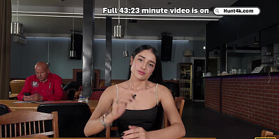 HUNT4K. Hunter found a pretty petite babe Ara Mix in a cafe and showed her real sex in the toilet