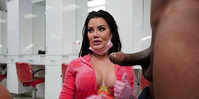 Horny stud gets a real treat in the hair saloon today