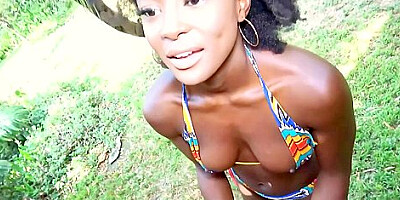 Amateur Couple Blow Off Steam Outdoors!