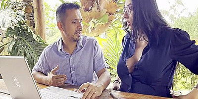 Jefe Cachondo Se Folla A Una Mujer Embarazada Para Evitar Despedirla - Full Video 24 Min