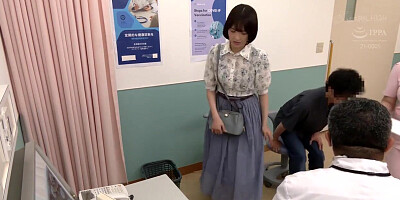 NHDTC-026 A perverted doctor tells a married couple that ...the more sexually aroused they are, the easier it is to get pregnant,... and they are flowers to have creampie sex in front of him.