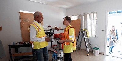 Construction worker sneaks out to have sex with hairy girl