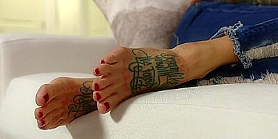 Stepmom Fucks Her Stepdaughters Boyfriend - Gia Dimarco And Kiara Cole