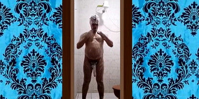 Meu Banho Gostoso Com o Pau Duro 023