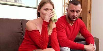 Cunt pulverizing sesh with blondie preggo Claudia Mac her hubby is eyeing