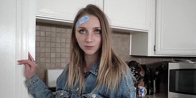 Tattooed stepsister Macy Meadows blows stepbro before fuck