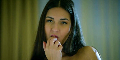 Moona Snake is ready to moan and look hot in lingerie